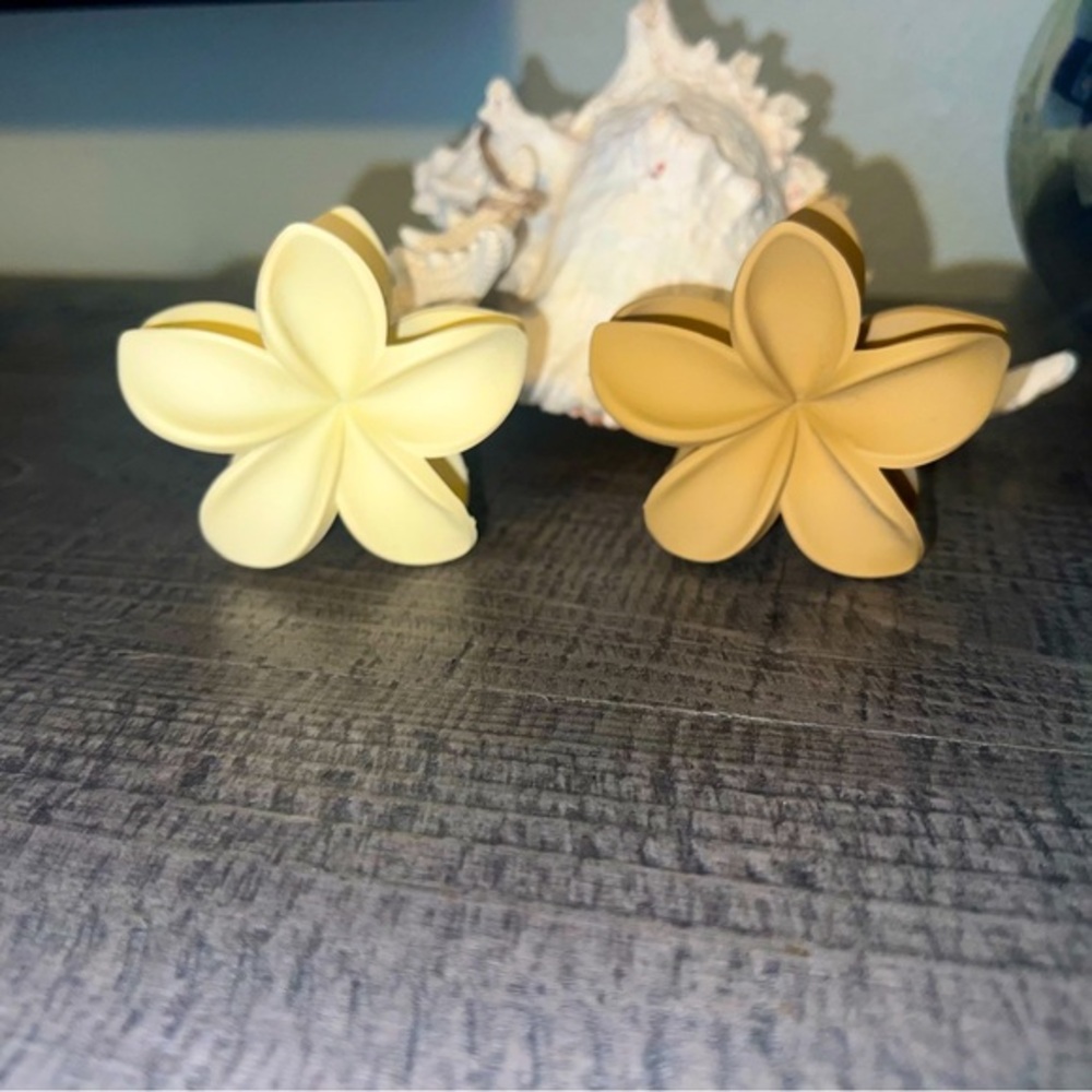 2 Large Flower Hair Claw Clips - Cream and Beige